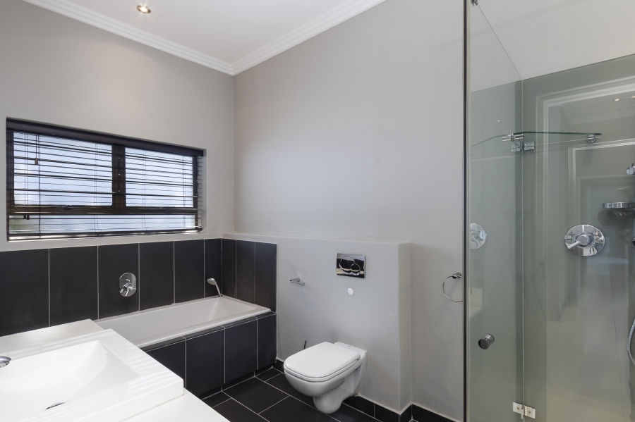 To Let 4 Bedroom Property for Rent in Helderberg Estate Western Cape